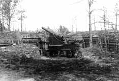 152 mm gun in emplacement, 1918